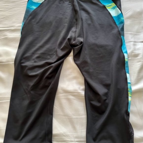 Reebok Women's Leggings SIZE M **BLACK WITH COLOR SIDE PANELS** - Picture 8 of 9